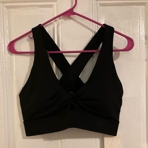 NWT Fabletics Oasis Twist Front Sports bra